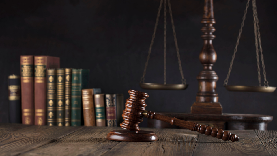 Karşıyaka Çekişmeli Boşanma Avukatı, Karşıyaka Boşanma Dava Süreci, Karşıyaka Boşanma Davası Delilleri, Karşıyaka Çekişmeli Boşanma Davası, Karşıyaka Çekişmeli Boşanma Hukuku